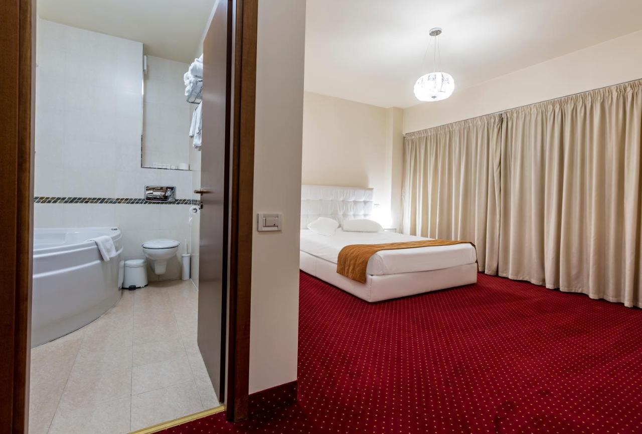 Hotel Orhideea & 4*