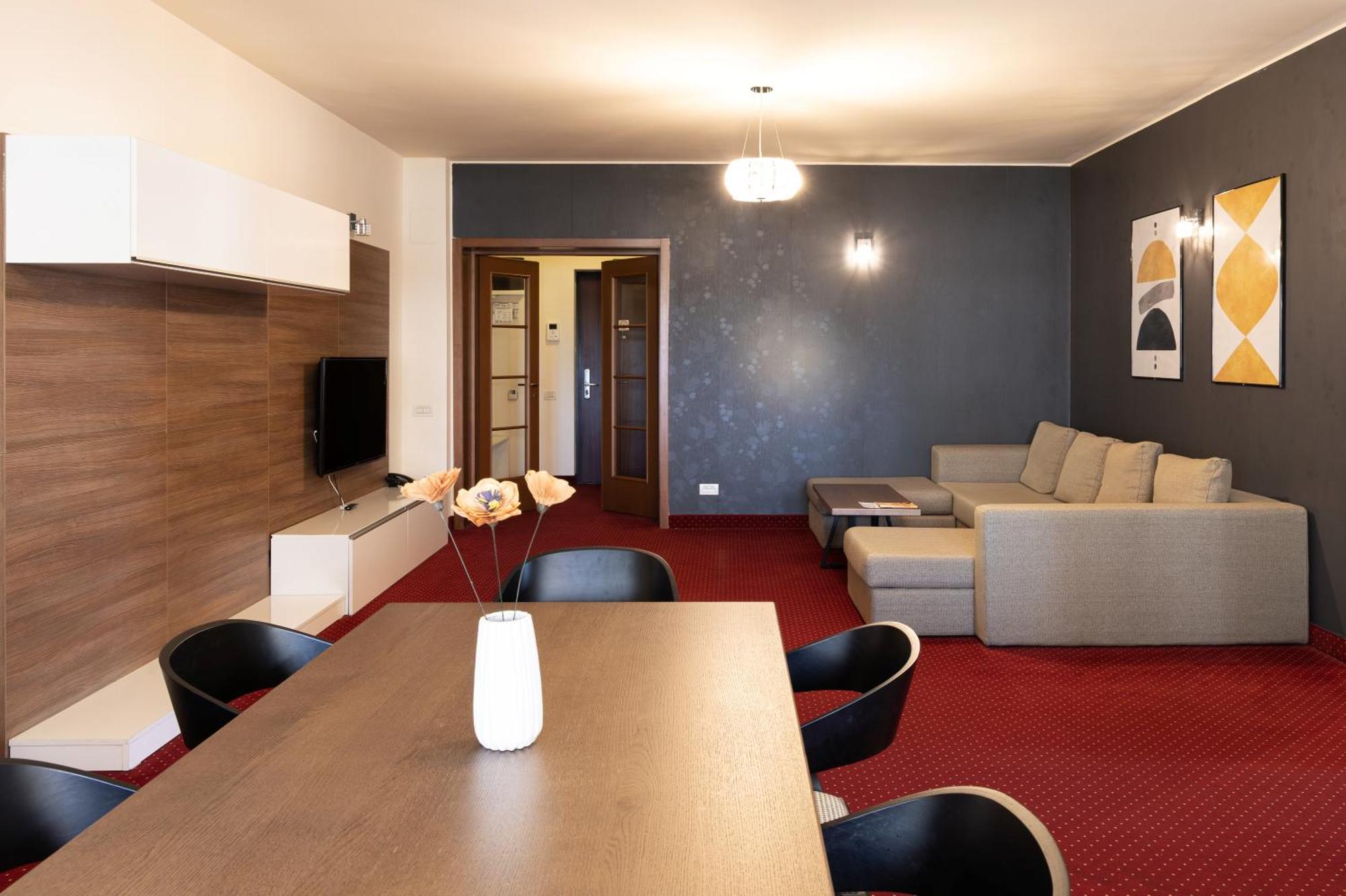 Hotel Orhideea & Bucarest
