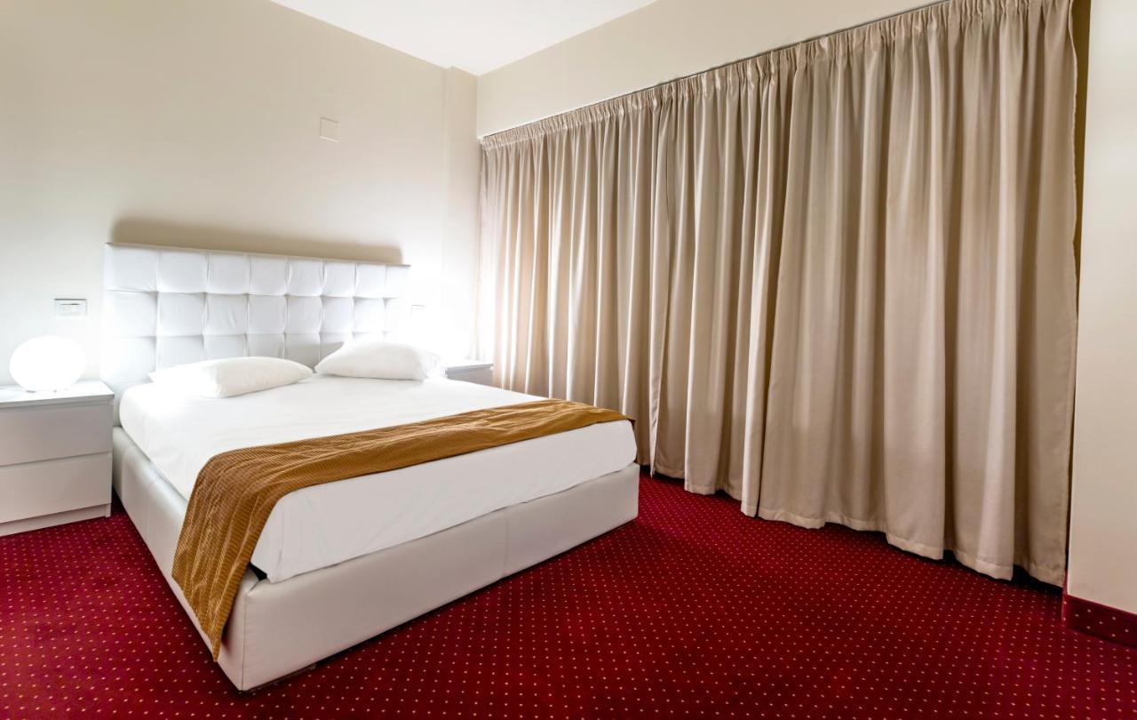 Hotel Orhideea & 4*