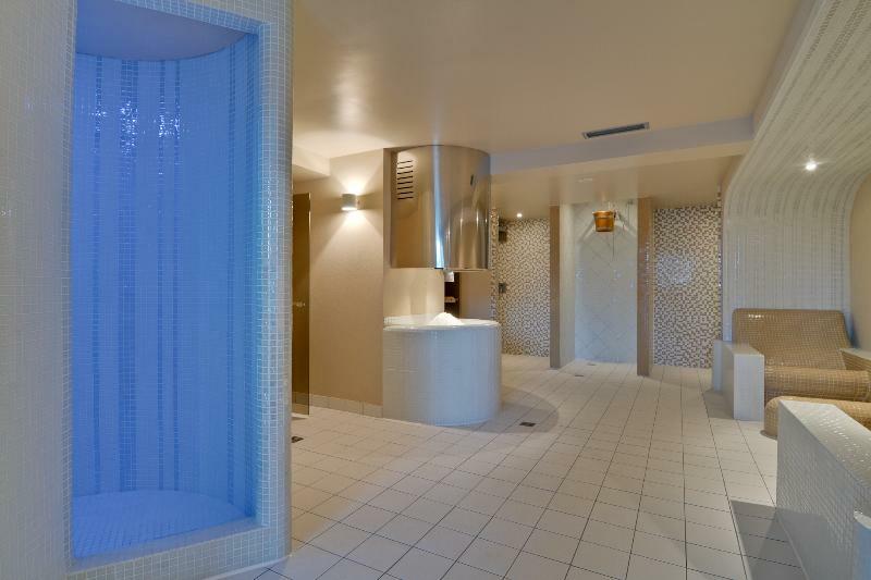 Orhideea & Hotel 4*